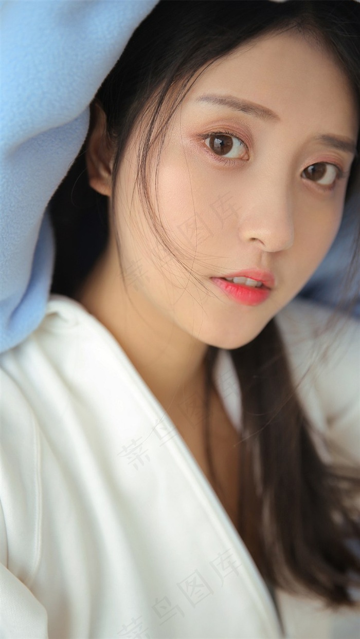 一女被两男玩4p奶头